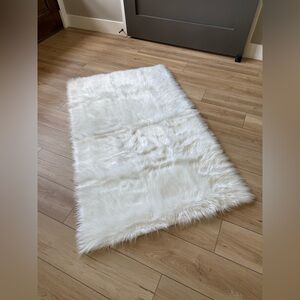 Faux Fur Shag Area Rug - Off White